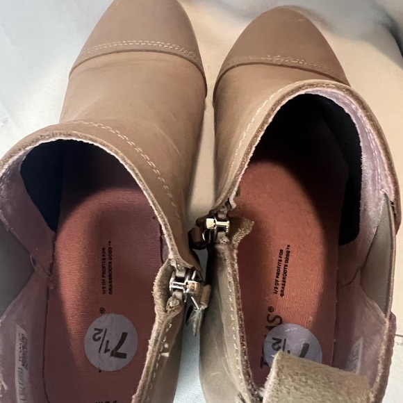 Tom’s Leather Reese Cap Toe Boot Beige Size 7.5 - Picture 8 of 8